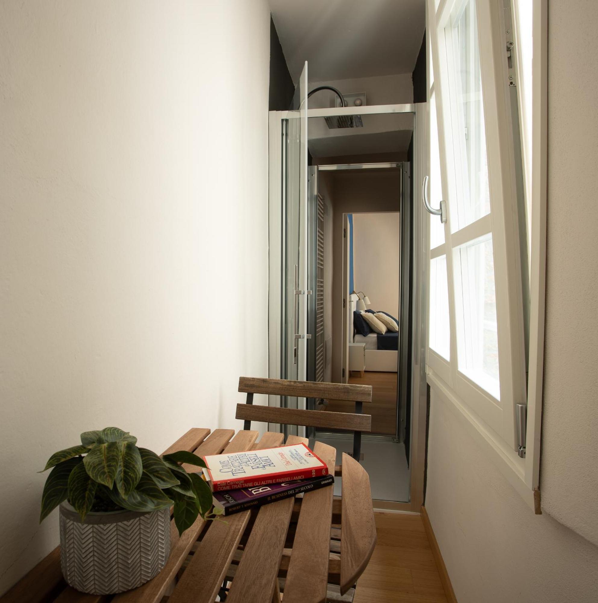 Freedom Suites Parma Bagian luar foto
