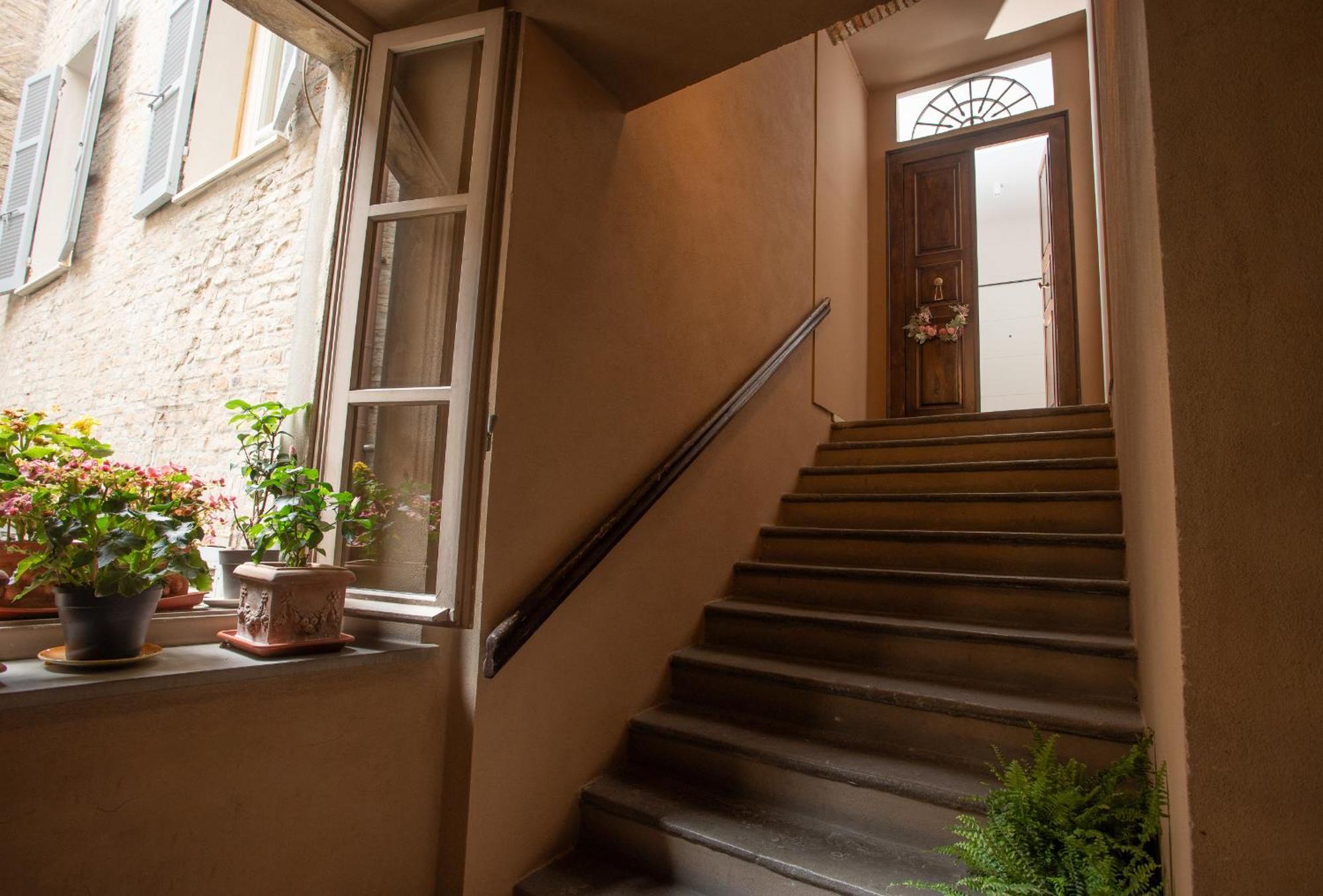 Freedom Suites Parma Bagian luar foto