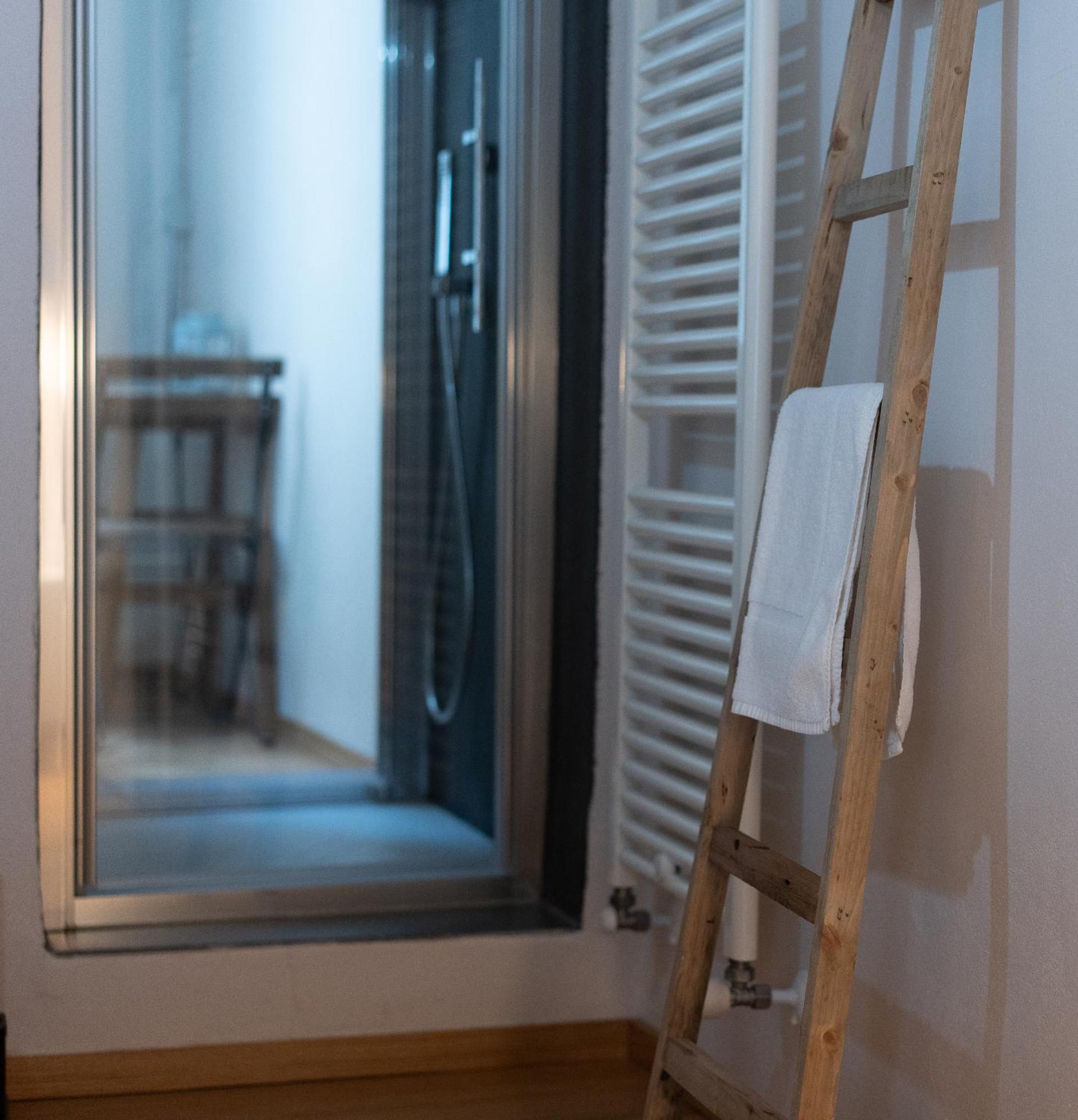 Freedom Suites Parma Bagian luar foto